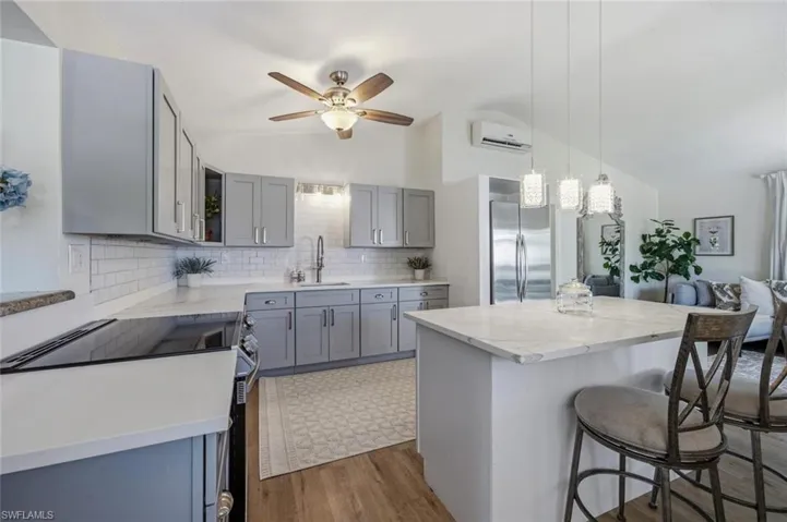 1216 10th St N, Naples, Florida 34102