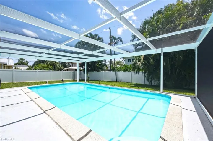 1216 10th St N, Naples, Florida 34102