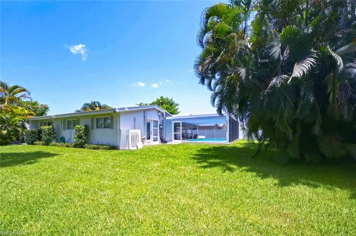 1216 10th St N, Naples, Florida 34102