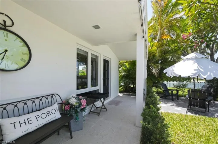 1216 10th St N, Naples, Florida 34102
