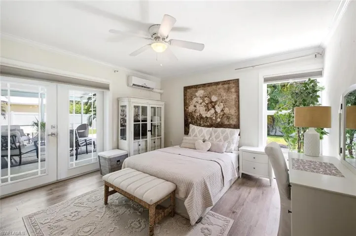 1216 10th St N, Naples, Florida 34102