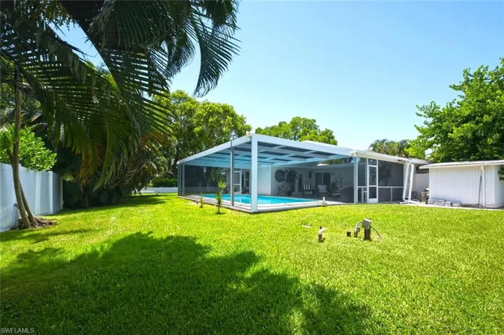 1216 10th St N, Naples, Florida 34102