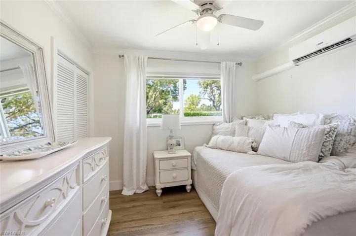 1216 10th St N, Naples, Florida 34102