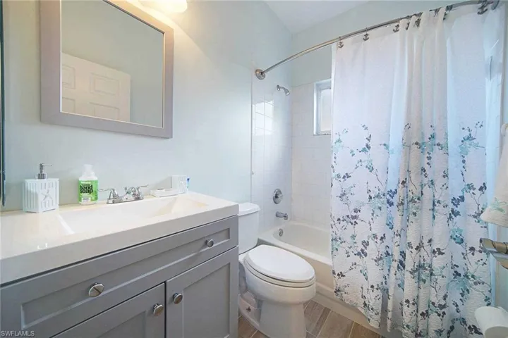 5020 Sw 17th Ave, Cape Coral, Florida 33914