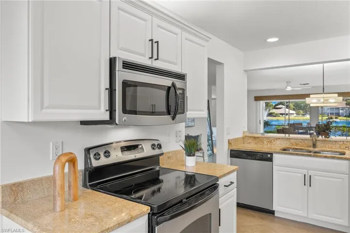 13021  Hamilton Harbour  DR, Naples, FL 34110
