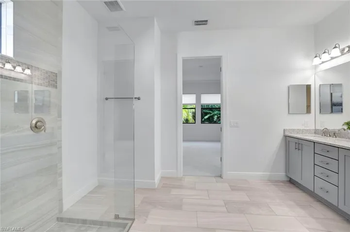 Owner's Bath