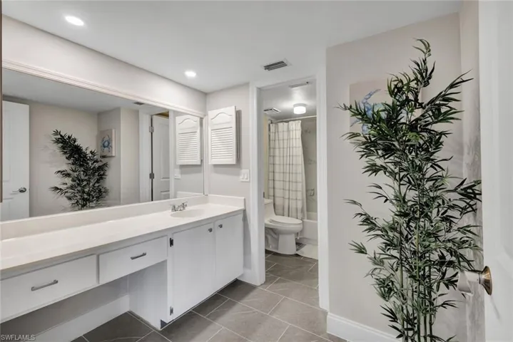 296  Winners  CIR, Naples, FL 34112