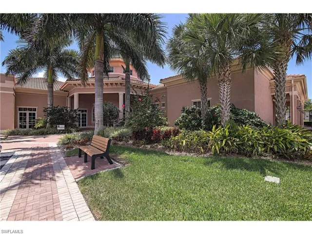 1840  Les Chateaux  BLVD, Naples, FL 34109