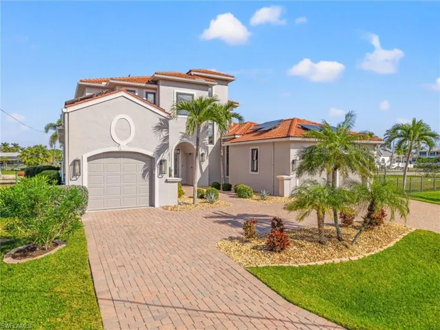 Separate single car garage