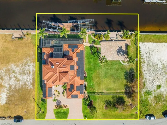 2 full lots gives you 160 feet of frontage and almost 1/2 acre of private property!