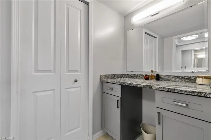 GRANITE MAKE-UP VANITY