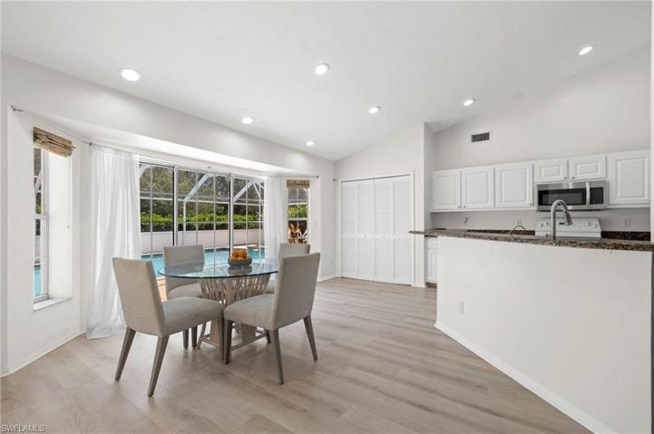 Breakfast Area with Lanai Access