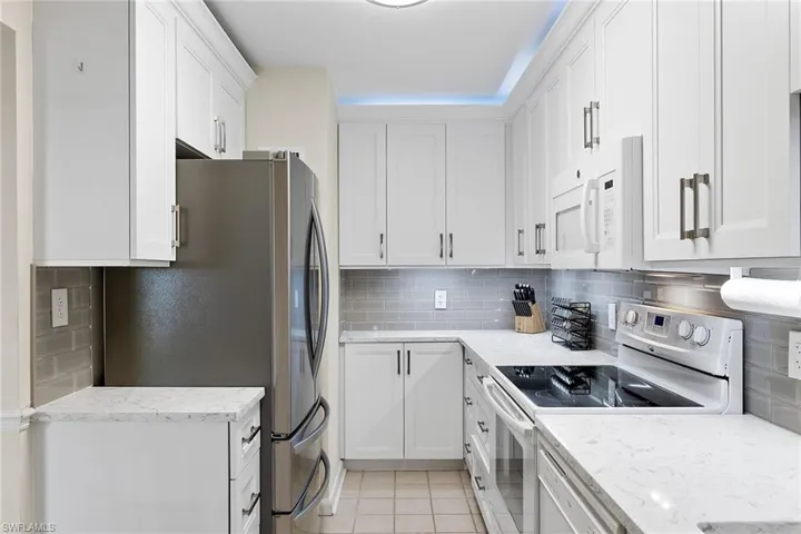 788 Park Shore DR # C18, NAPLES FL 34103