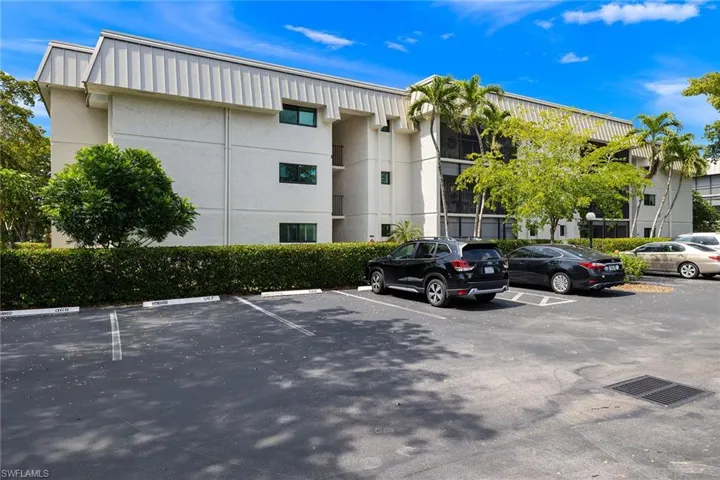 788 Park Shore DR # C18, NAPLES FL 34103