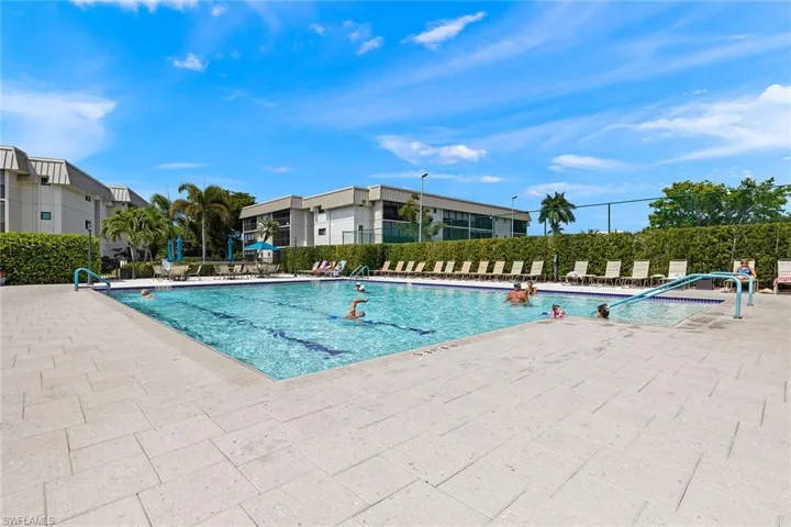 788 Park Shore DR # C18, NAPLES FL 34103