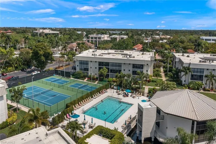 788 Park Shore DR # C18, NAPLES FL 34103