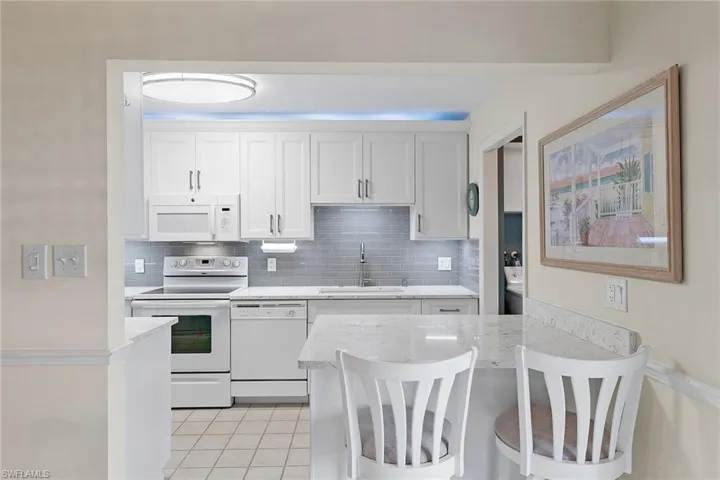 788 Park Shore DR # C18, NAPLES FL 34103
