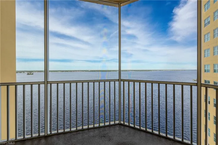 2745  1st  ST, Fort Myers, FL 33916