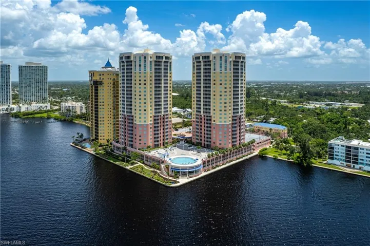 2745  1st  ST, Fort Myers, FL 33916