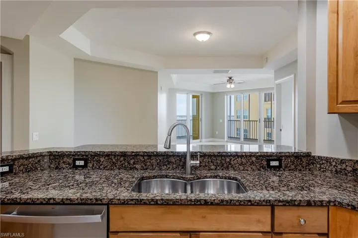 2745  1st  ST, Fort Myers, FL 33916