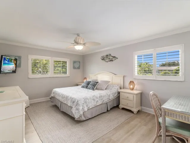 4180  Crayton  RD, Naples, FL 34103