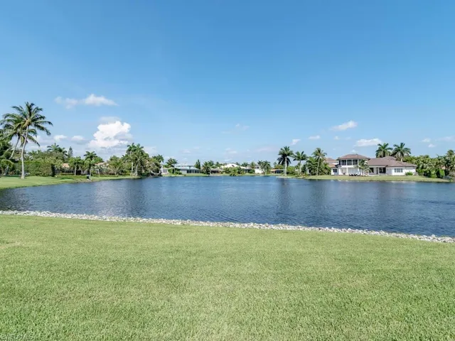 4180  Crayton  RD, Naples, FL 34103
