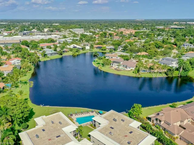 4180  Crayton  RD, Naples, FL 34103