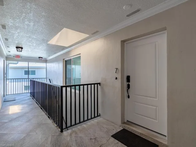4180  Crayton  RD, Naples, FL 34103