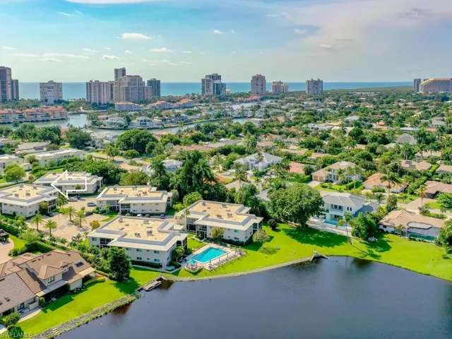 4180  Crayton  RD, Naples, FL 34103
