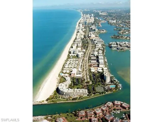 4180  Crayton  RD, Naples, FL 34103