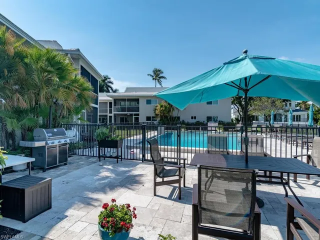 4180  Crayton  RD, Naples, FL 34103