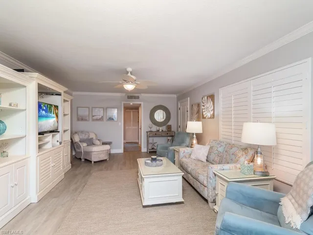 4180  Crayton  RD, Naples, FL 34103