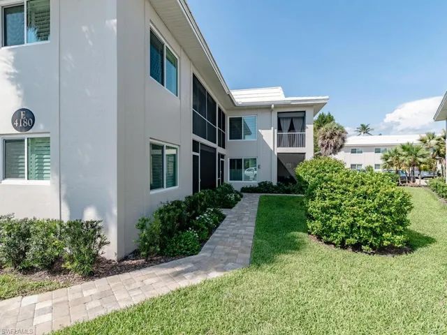 4180  Crayton  RD, Naples, FL 34103