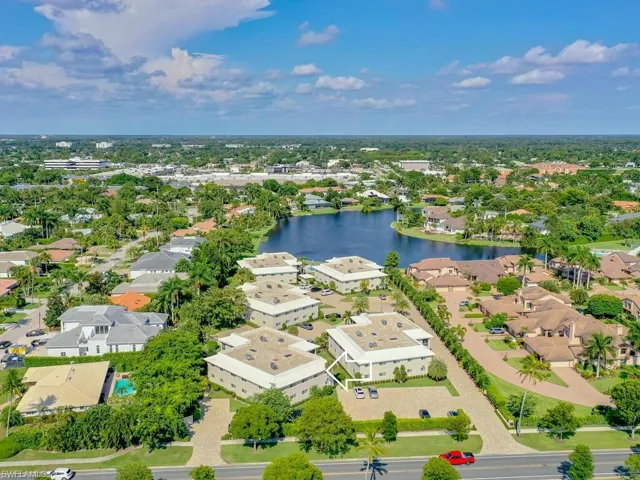 4180  Crayton  RD, Naples, FL 34103