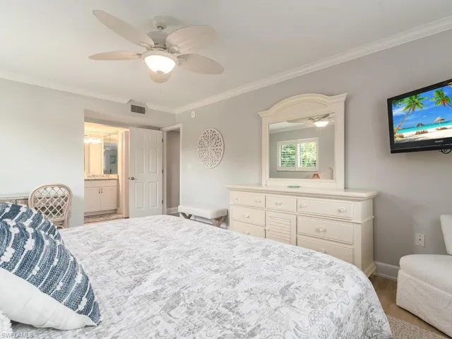 4180  Crayton  RD, Naples, FL 34103