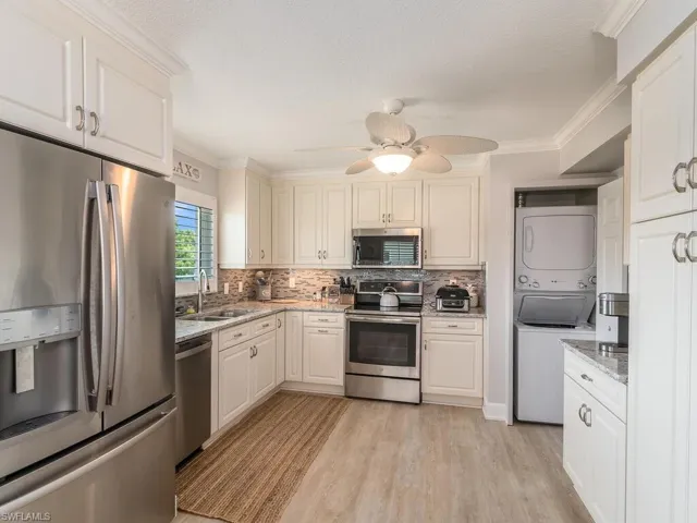 4180  Crayton  RD, Naples, FL 34103