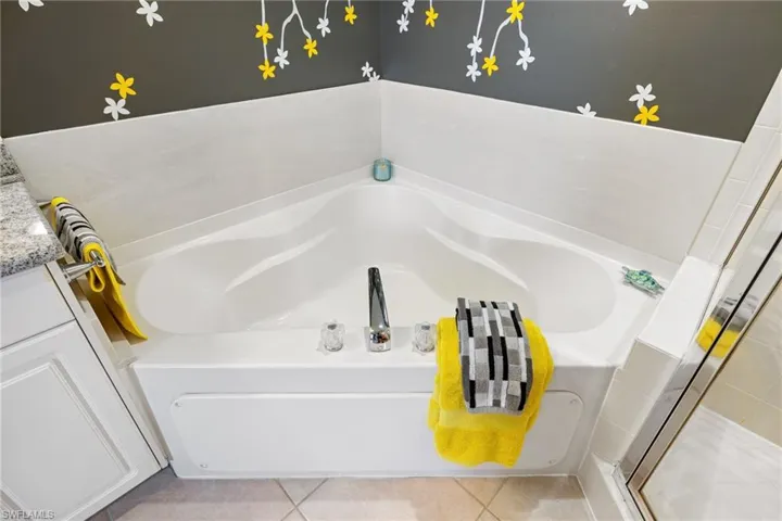 Garden tub