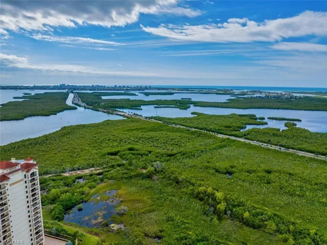 Bridge to Marco Island over the bays