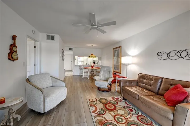 Spacious and extended view from living room towards kitchen