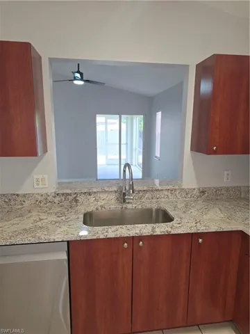 1032 Se 11th St 1, Cape Coral, Florida 33990