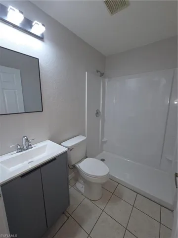 1032 Se 11th St 1, Cape Coral, Florida 33990