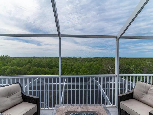 Balcony with an outdoor living space