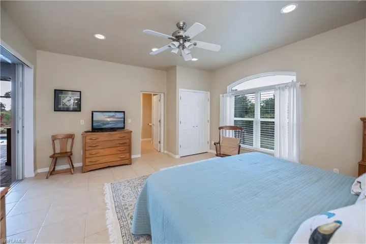 Large Bonus room  with private bath that is also a pool bath