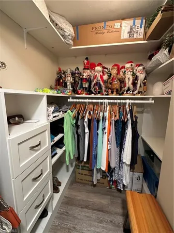 Walk in closet