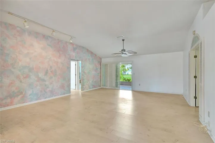 3636  Kent  DR, Naples, FL 34112