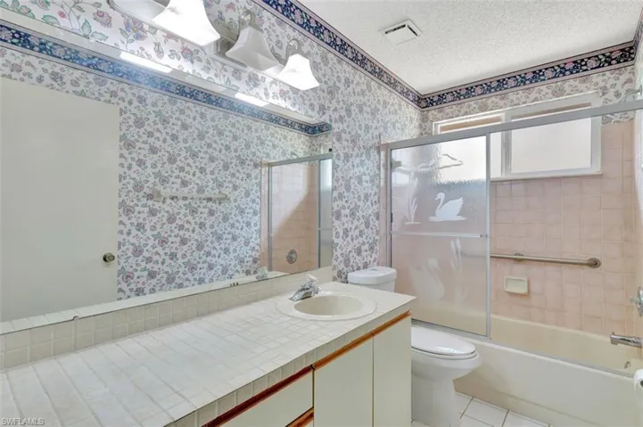 3636  Kent  DR, Naples, FL 34112