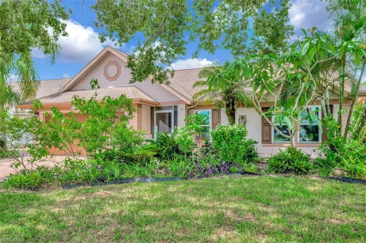 3636  Kent  DR, Naples, FL 34112