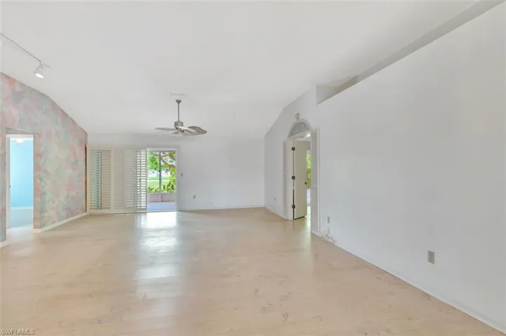 3636  Kent  DR, Naples, FL 34112