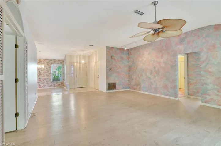 3636  Kent  DR, Naples, FL 34112