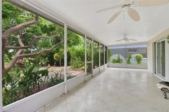 3636  Kent  DR, Naples, FL 34112